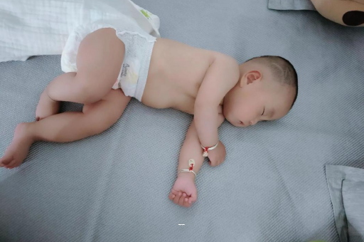聊城宝宝突然很多眼屎